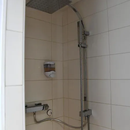 לינה וארוחת בוקר Les D'any Et Jean-louis 3*